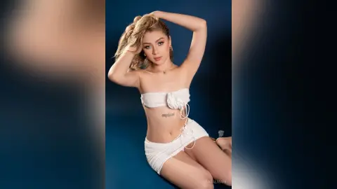 IsaBalmain — 10/10 blondie