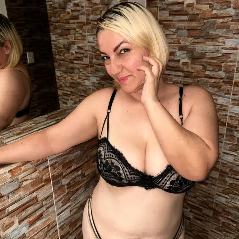 HeidyMilf — Streamate Photos