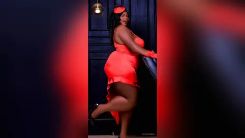 SashaVibez — lady in red