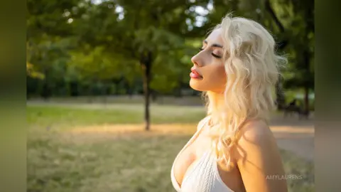 AmyLaurens — Outdoor Sensation