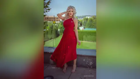 Demi — Walk with me