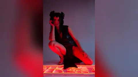 NiamhSatie — leather