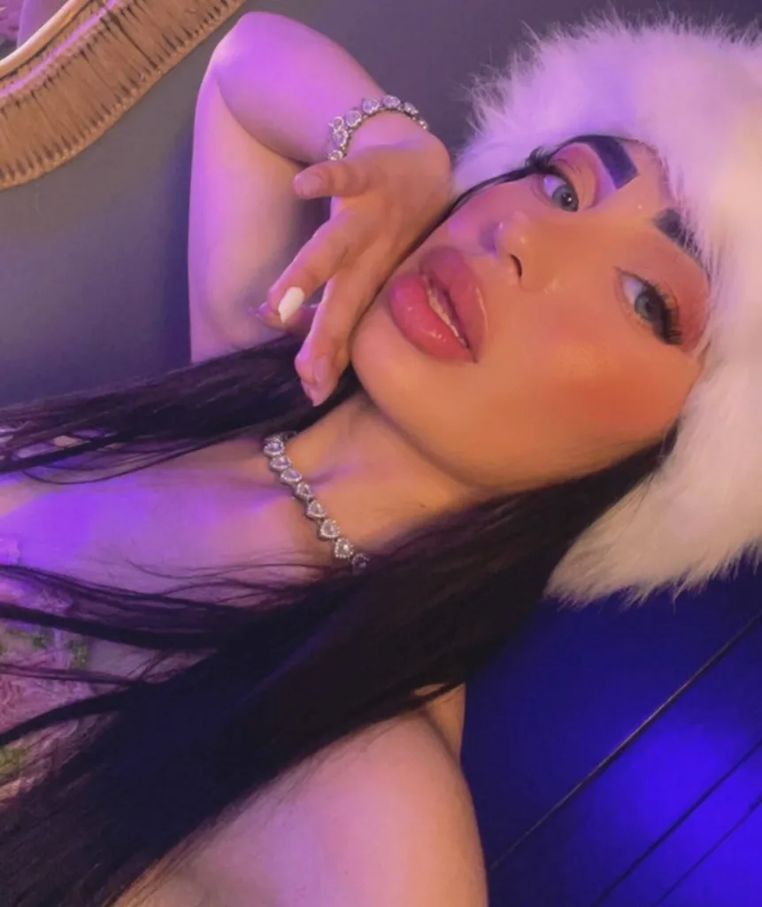 Auroraaaaa — Streamate Photos
