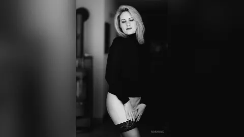 NoraNox — Black-White