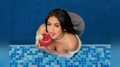 Miah — Pool day with this latina 😋