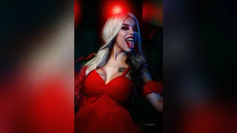 ChloeNova — HARLEY QUINN🎭🖤