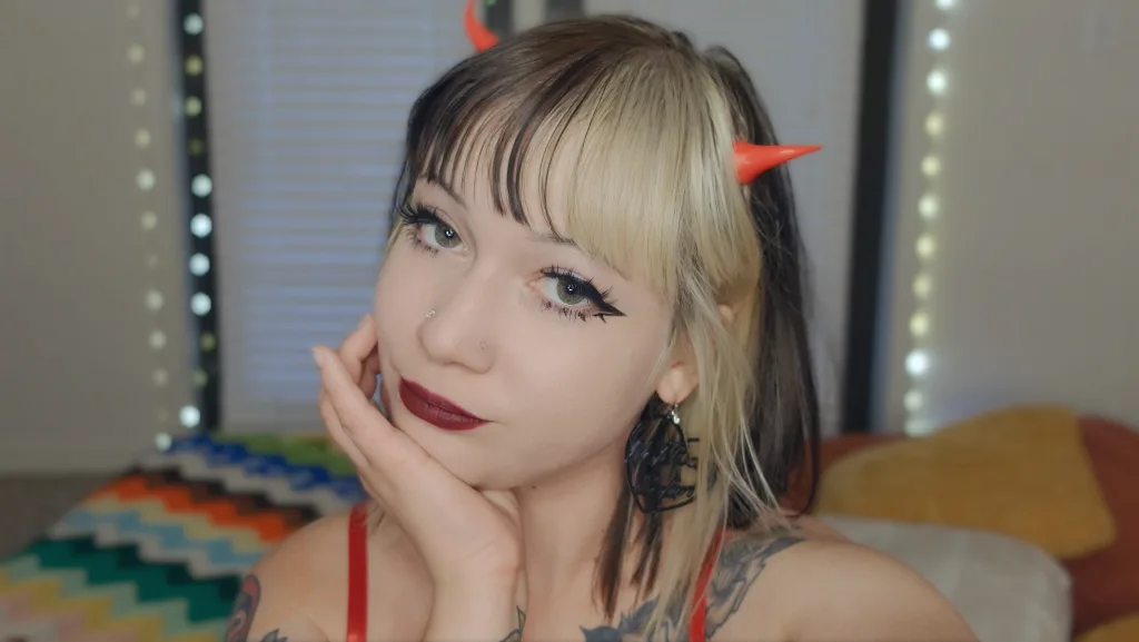 TheSashaMoon — Streamate Photos