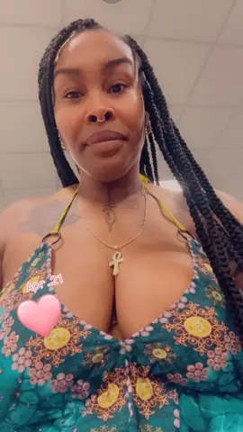 Tallandvoluptuous — Streamate Photos