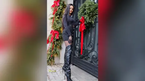 AllysonRosanne — Your Christmas present :$