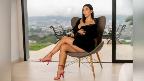 GiovanaRodriguez — just call me queen 👸