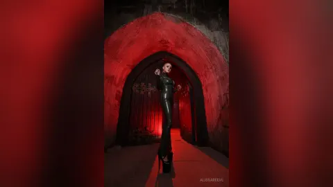 AlissaReeve — Domina