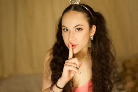 VixenVioletBlue — Streamate Photos