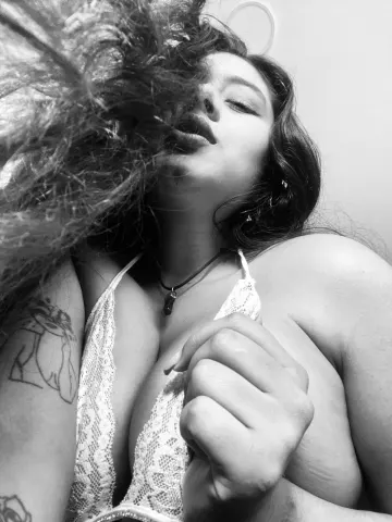 AnnaSmiles — Streamate Photos