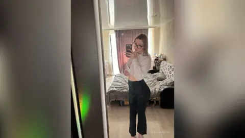 JadeDerrow — Secretary's Diaries