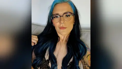 HarleyMoon — im back and better than ever