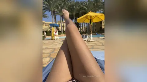 ValerieNicolle — Legs