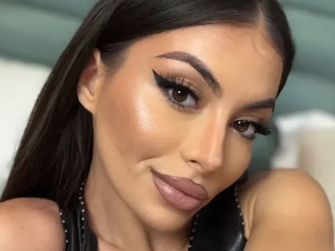 MoniqueeMinx — LiveJasmin cam model