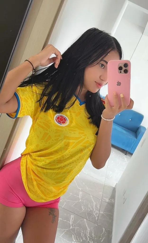 Britneyluna — Streamate Photos