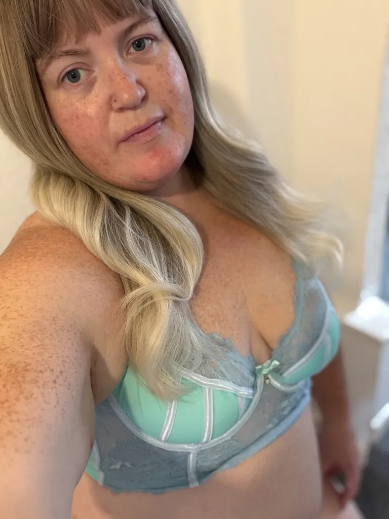 MissCurvyCx — Streamate Photos