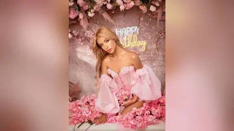 ArianaRoux — I´ts My Birthday
