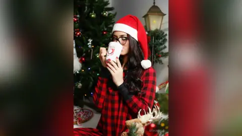 AishaHale — MERRY CHRISTMAS🎁🎀