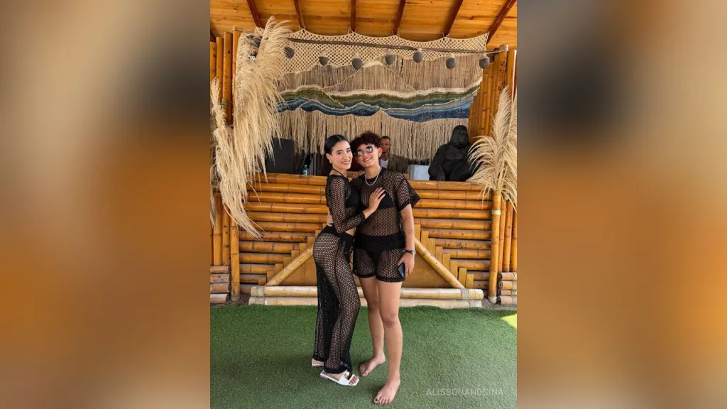 AlissonAndGina — Our anniversary🥂