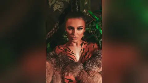 MellanyConnor — Savage