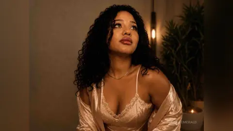 KatiaEmerald — Golden Naughty ✨🫦