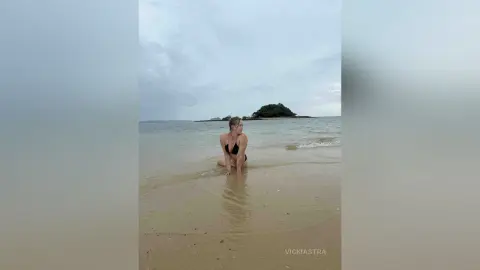 VickiAstra — Spend time on the beach 