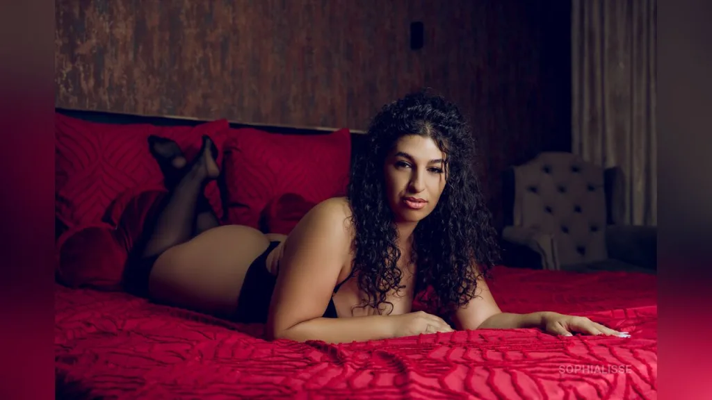 SophiaLisse — Curly fantasy