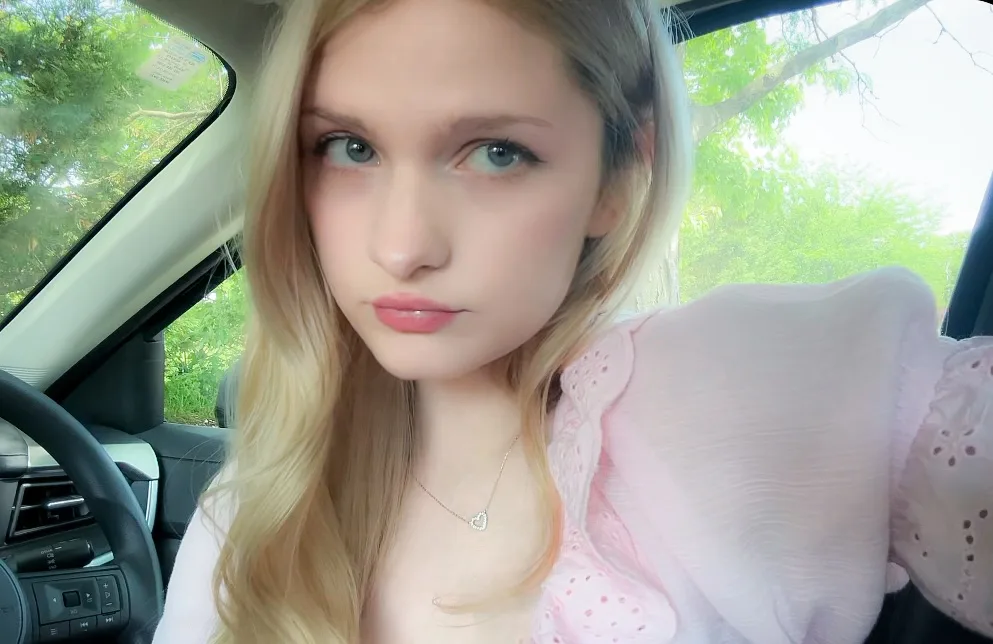 EllaEnchantressxx — Streamate Photos