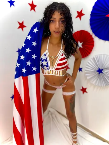 JuliMenndez — Streamate Photos
