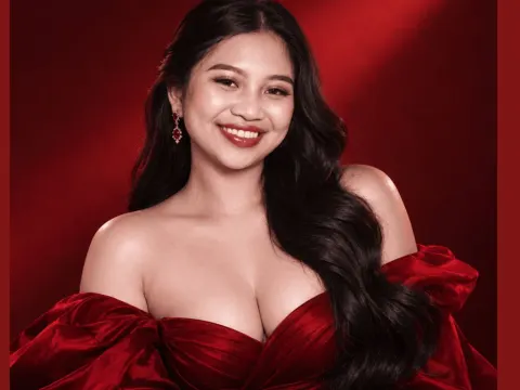 SophiaCharms cam model