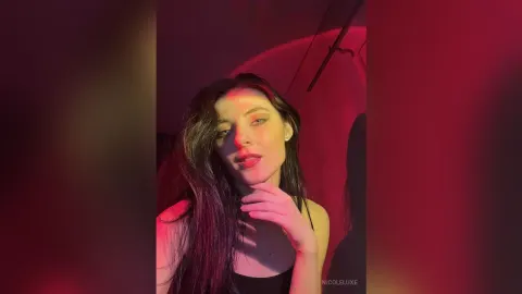 NicoleLuxe — my selfie🍓