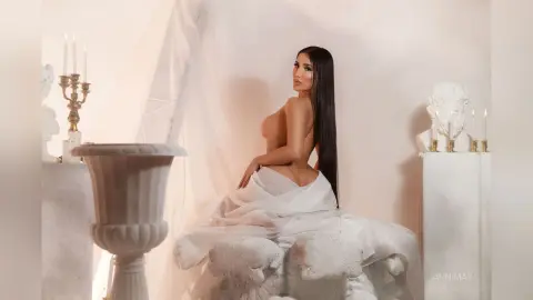 Marianne — Being sexy