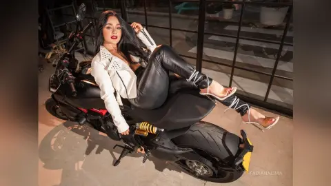 FabianaLima — Let's go for a ride!