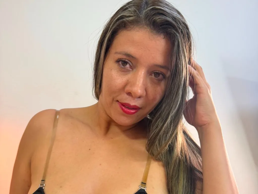 samanthha_606 — Streamate Photos