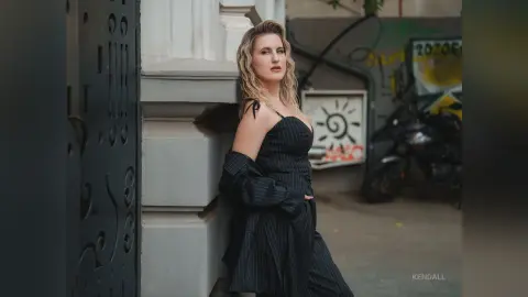 Kendall — Bossy Girl