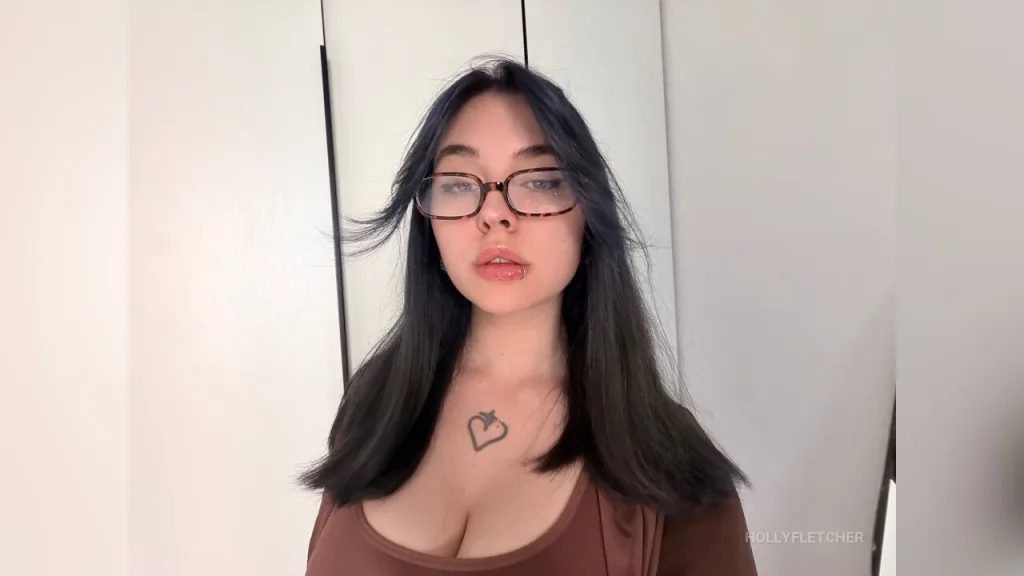 HollyFletcher — live cam