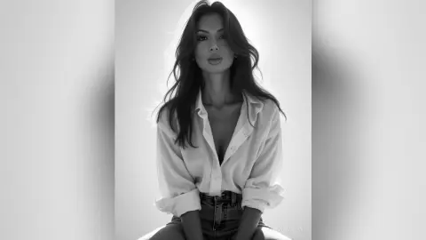 FlaviaMoon — Black and White.