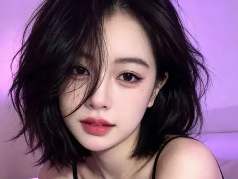 FloraLuna — LiveJasmin cam model
