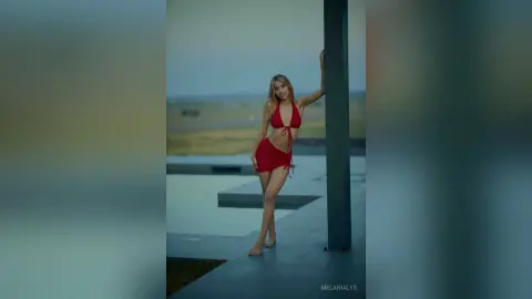 MelaniaLys — model? 