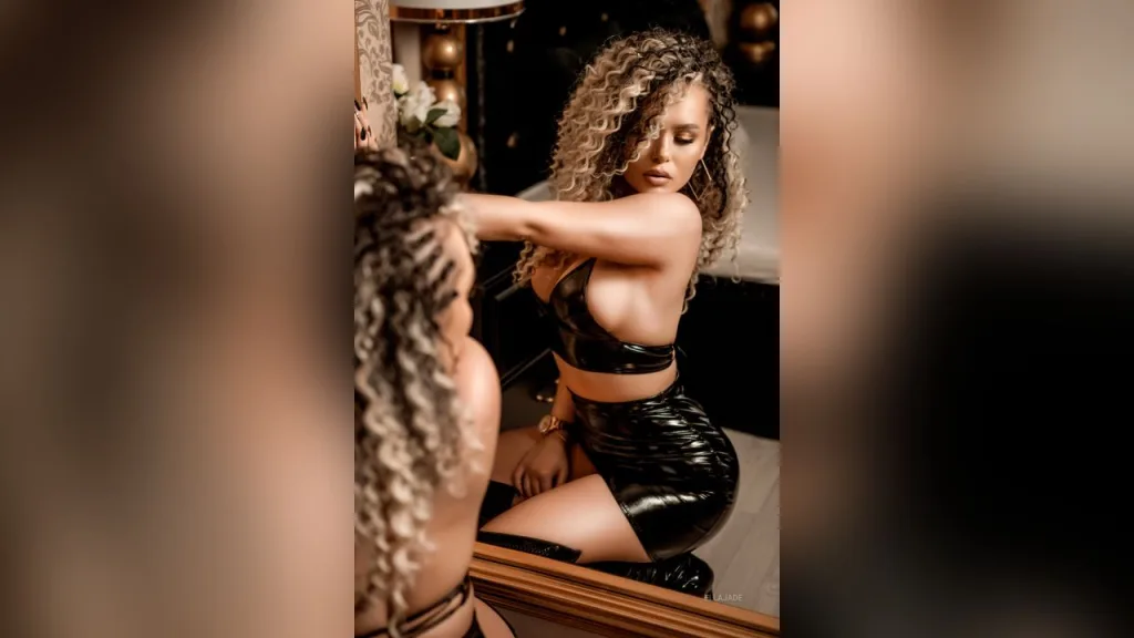 EllaJade — 🔥Goddess