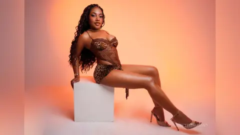 JenetteDiamond — 🥵