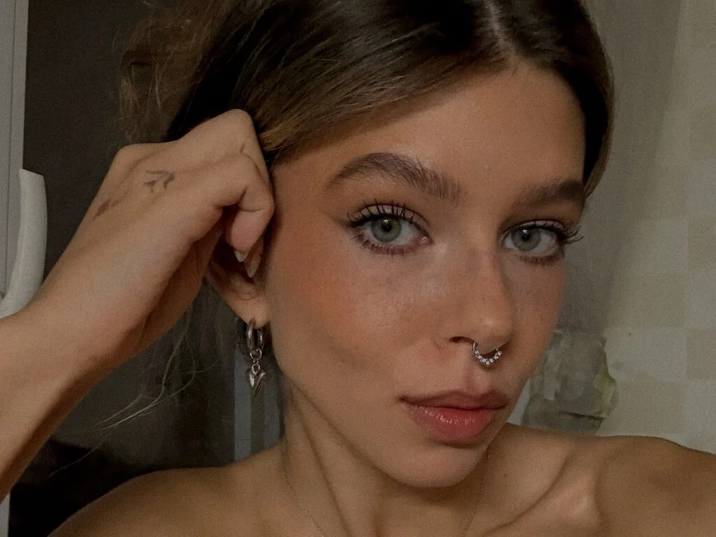 RomyMartin — live cam