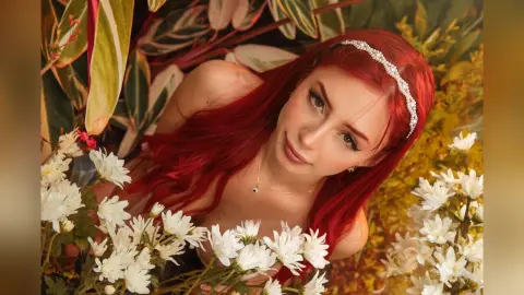 Lanna — Sweet closeness, no rush