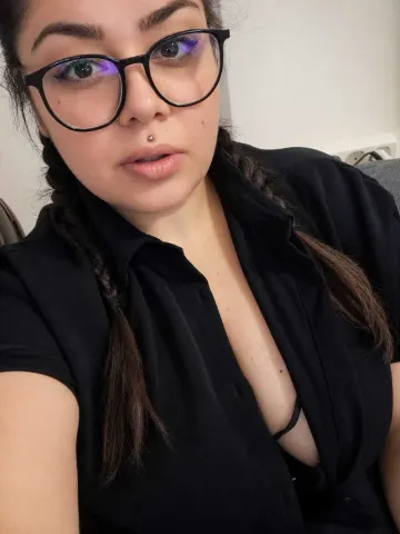 VexaryVex — Streamate Photos