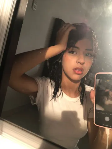 Selenne_schmittLm — Streamate Photos