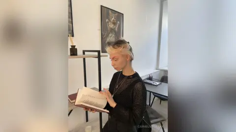 CarmeliaPolyak — Me