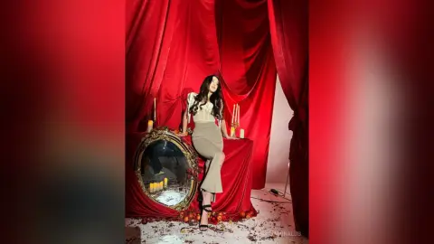AminaLub — Red photoset